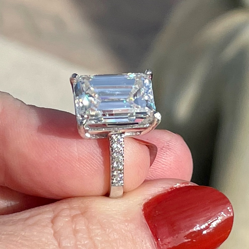 8ct D VVS1 Platinum Emerald cut Moissanite Ring - Picture 5 of 11